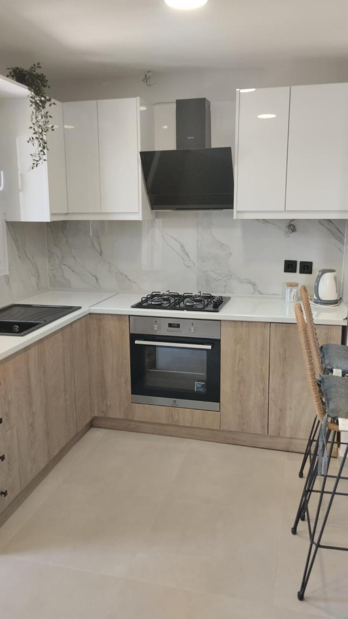 Inas Apartments 2 레프킴미 외부 사진